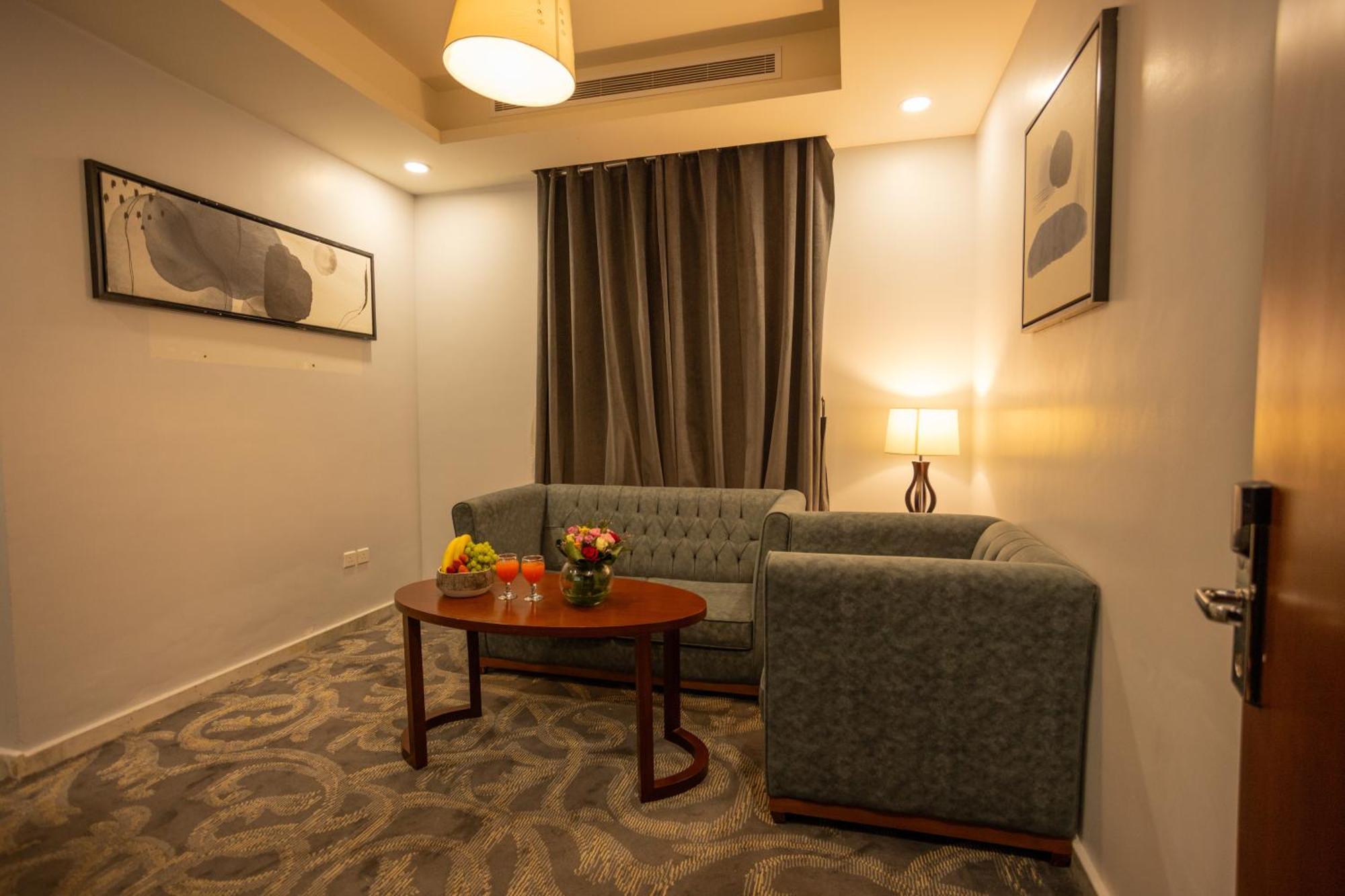 Laten Suites Andalus Mall Dschidda Exterior foto